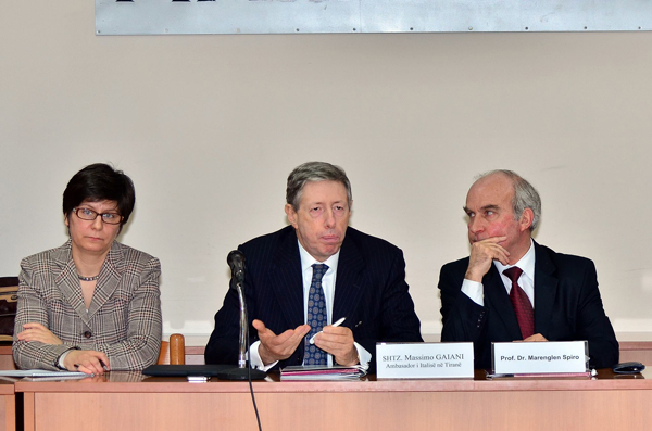 Ambasadori Italian në UB