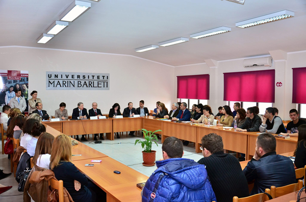Ambasadori Italian në UB
