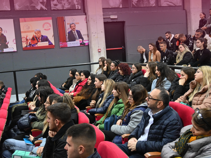 I Ftuar në UniBa, Autori Bilal Kola