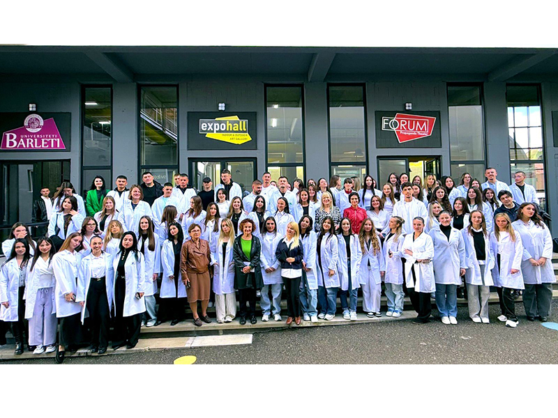 Ceremonia e Bluzeve të Bardha 