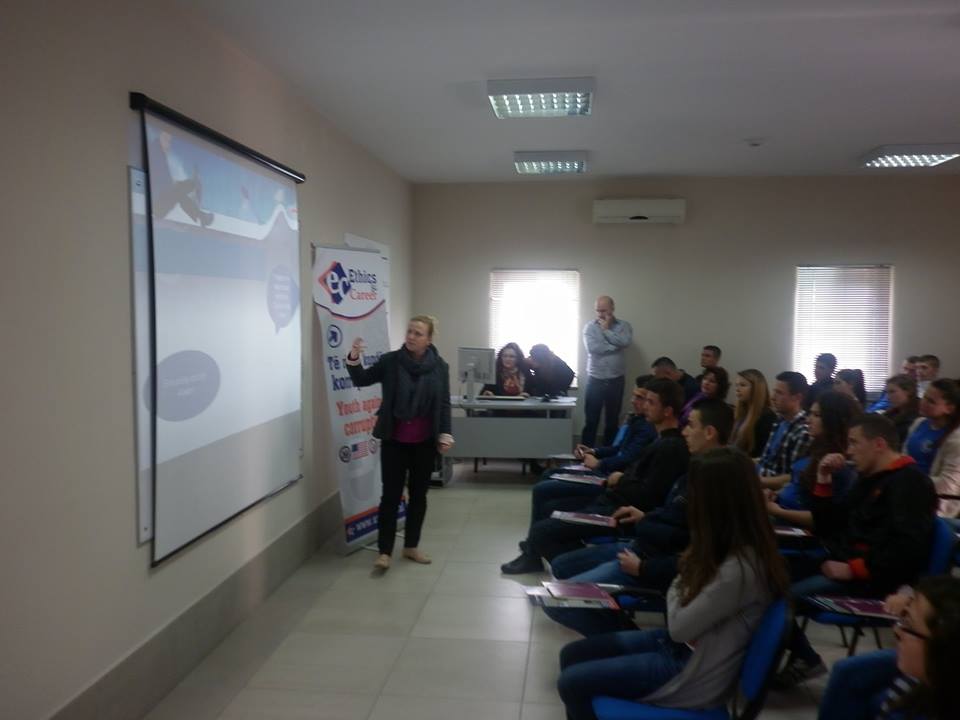 Dita e tretë e ciklit të trajnimeve me maturantët për projektin "Etika dhe Karriera - Të rinjtë kundër korrupsionit"