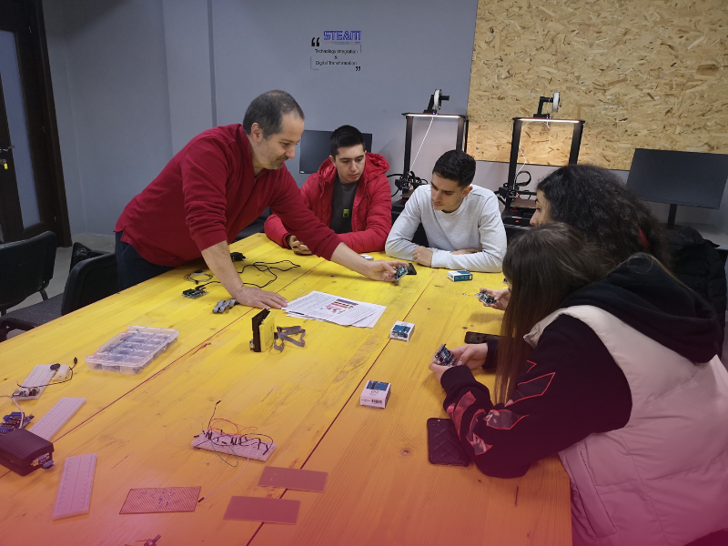Praktikë Arduino 