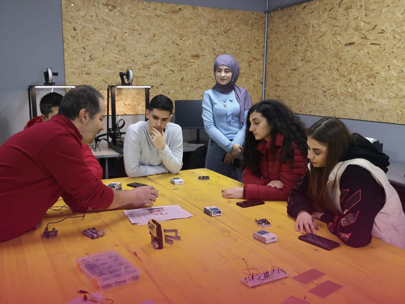 Praktikë Arduino 