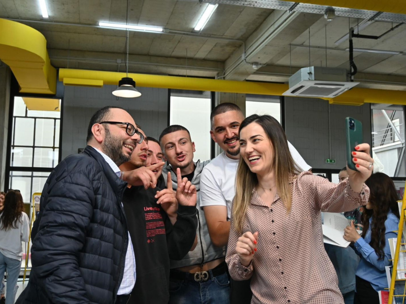 Dita Botërore e Librit