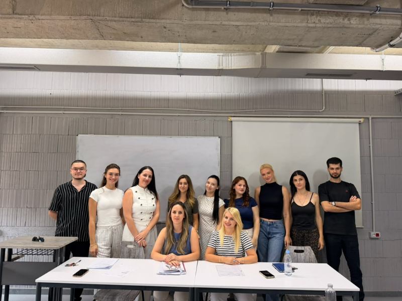 Studentët e Turizmit prezantojnë temat e diplomës