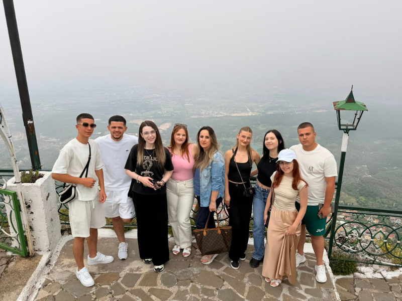 Në kuadër të projektit kërkimor “Sfidat e Transformimit Dixhital për Turizmin Autentik: Shërbimi, Produkti, Destinacioni dhe Eventi”, financuar nga AKKSHI dhe zbatuar nga Universiteti Barleti në partneritet me Hotel Adriatik, vijon puna për hartimin dhe p