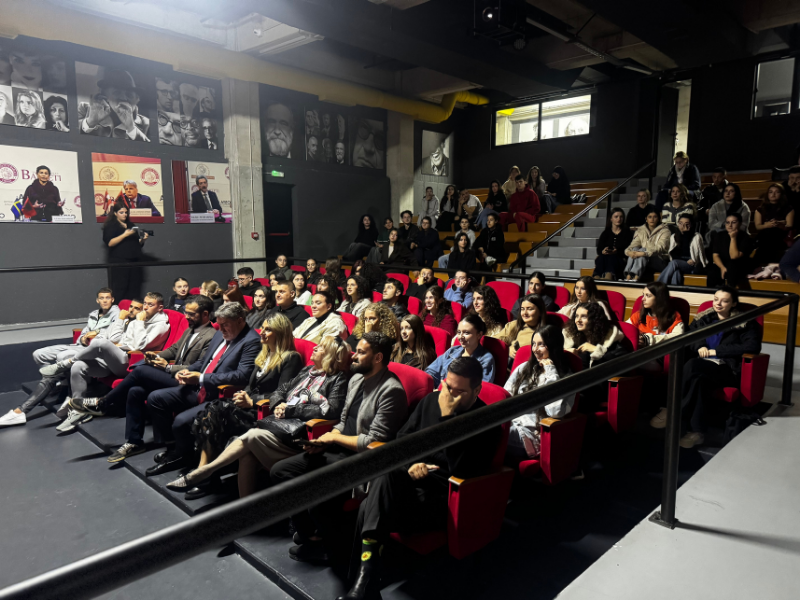 Leksion i Hapur me Profesor Juan Elvira Peña në Universitetin Barleti