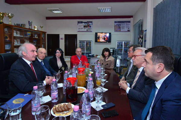 Hannes Swoboda – Bisedë e hapur me studentët rreth integrimit të Shqipërisë në BE dhe sfidat përpara.