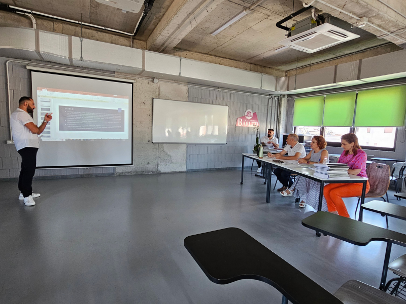 Më 4 Korrik 2025, studentët e programit Master i Shkencave në Finance-Kontabilitet mbyllën me sukses mbrojtjen e diplomës.