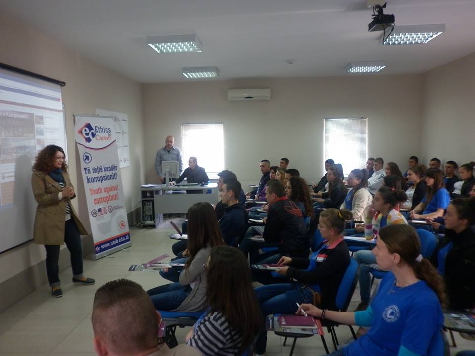 Dita e tretë e ciklit të trajnimeve me maturantët për projektin "Etika dhe Karriera - Të rinjtë kundër korrupsionit"