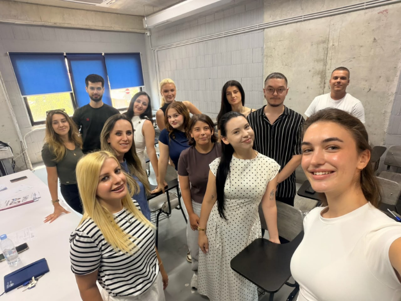 Studentët e Turizmit prezantojnë temat e diplomës