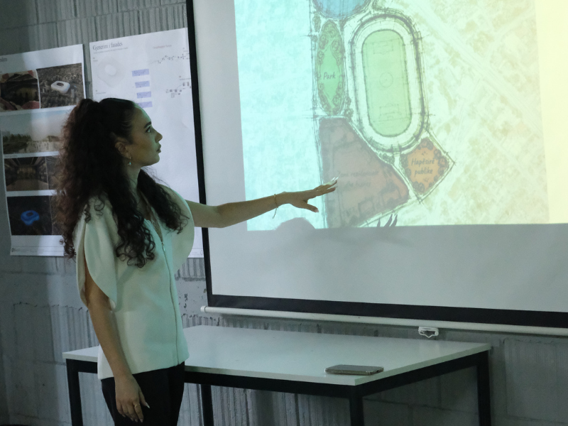 Studentët e Arkitekturës prezantojnë temat e diplomës