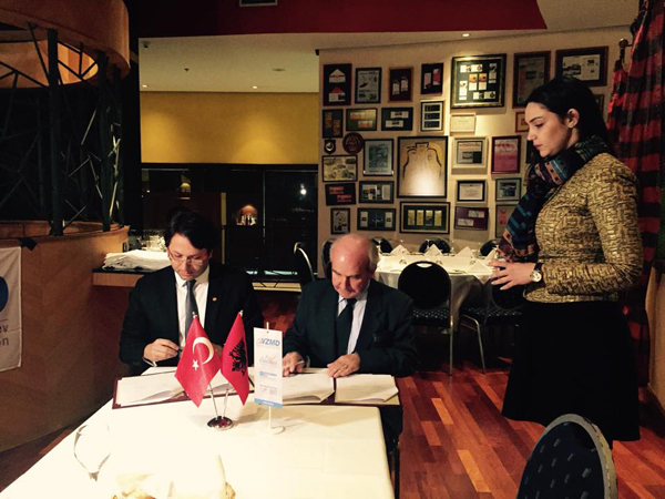 Marrëveshje bashkëpunimi me Shoqatën Turke të Investitorëve dhe "Universiteti Barleti"
