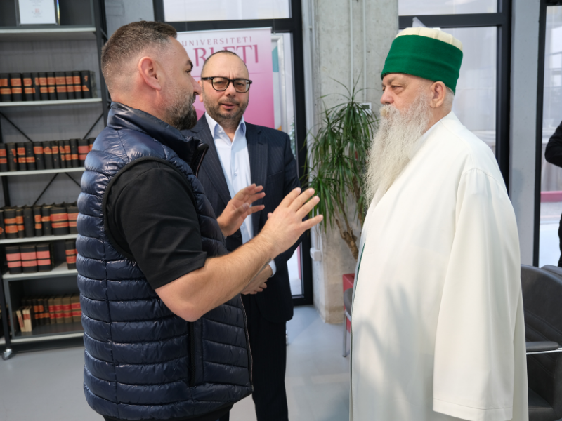 Baba Mondi në Universitetin Barleti: mesazhe për tolerancën fetare dhe dialogun ndërbrezor