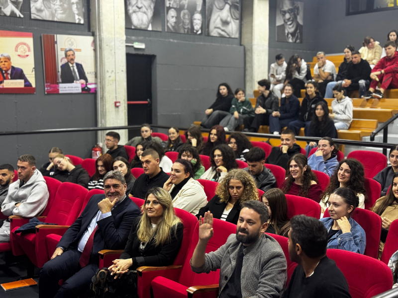 Leksion i Hapur me Profesor Juan Elvira Peña në Universitetin Barleti