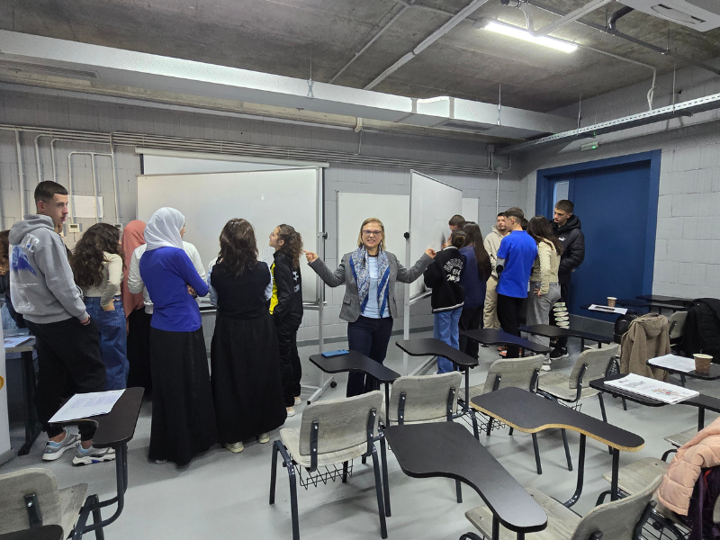 Forumi “Let’s Talk Business” – Frymëzim për Të Rinjtë për Vetë-Punësim dhe Zhvillim Profesional
