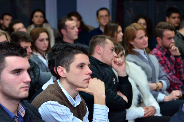 Hannes Swoboda – Bisedë e hapur me studentët rreth integrimit të Shqipërisë në BE dhe sfidat përpara.