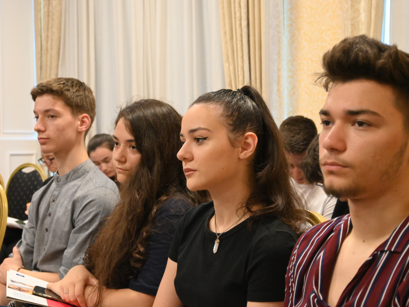 Zhvillohet Forumi mbi Edukimin e Qytetarisë Digjitale: “Të mbështesim  qytetarët e rinj digjitalë”!