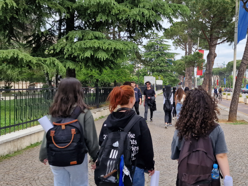 Vizita Studimore në Terren