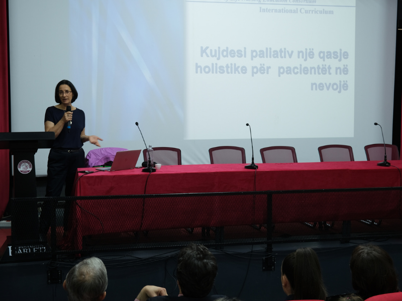 Kujdesi paliativ: më shumë se mjekim