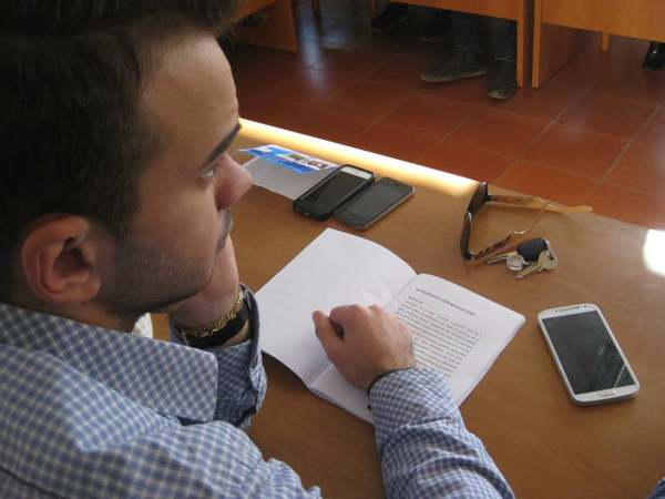 Klubi i Debatit & Instituti Agenda në një tryezë të rrumbullaktë!