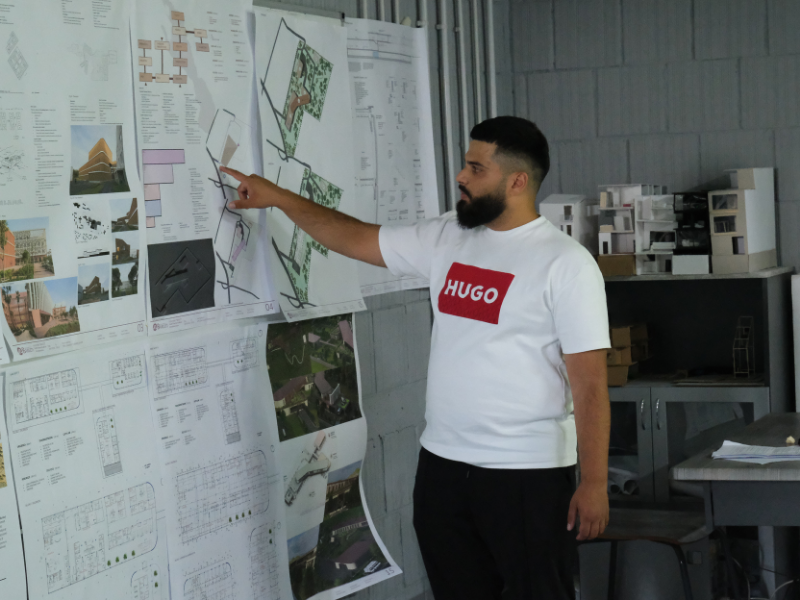 Studentët e Arkitekturës prezantojnë temat e diplomës