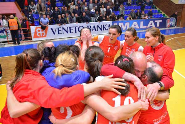 Barleti Volej është kampione e Shqipërisë në volejbollin e femrave për sezonin 2013-2014
