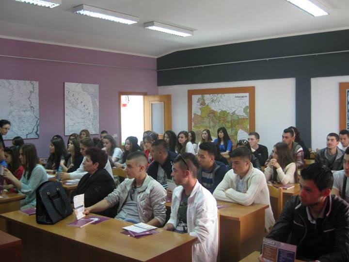 Trajnim me shkollën e mesme “Bota e Diturisë”, Fier