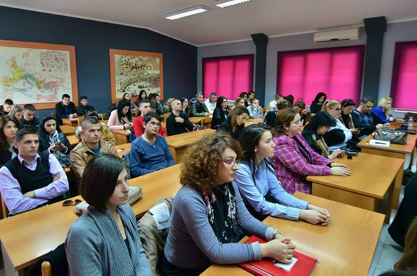 FORUMI BARLETI: SMART CITY Në KONCEPTIN ITALIAN - AMBASADORI GAIANI Në UB