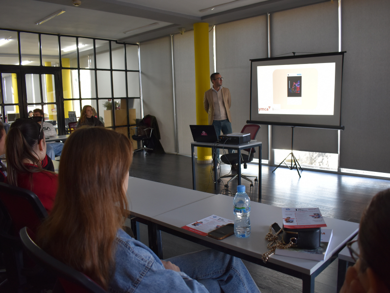 Nga ideja te sipërmarrja: Rob Van Loon në Universitetin Barleti