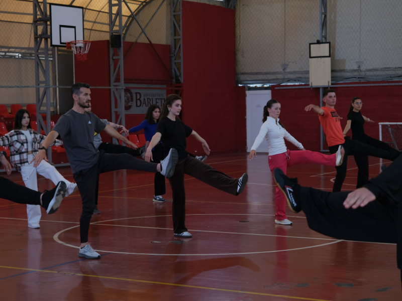 Fuqia e disiplinës dhe ekuilibrit – Eksperienca Shaolin Kung Fu në Universitetin Barleti.
