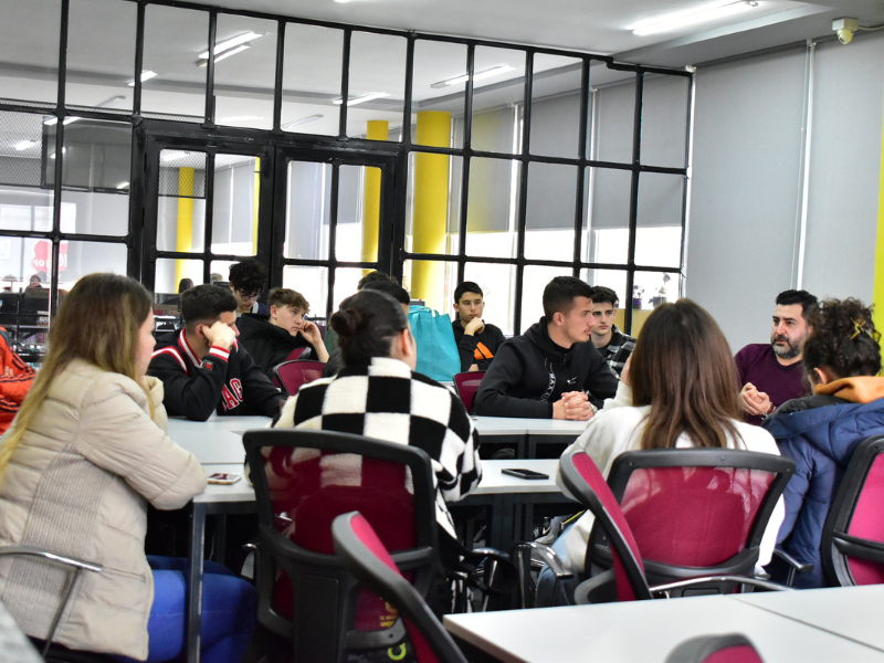 “BARLETI HACKATHON” - zbulimi i talenteve për të ardhmen digjitale