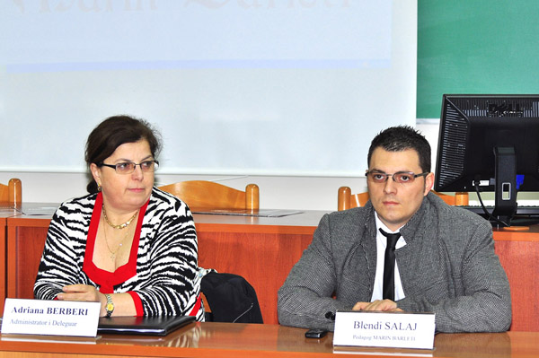 Z. Paul Polotes, shef i çështjeve ekonomike dhe politike në Ambasadën e ShBA-ve, zhvillon një bisedë në Universitetin Barleti