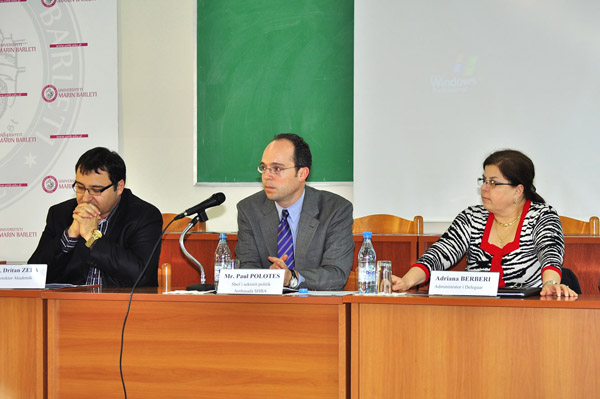 Z. Paul Polotes, shef i çështjeve ekonomike dhe politike në Ambasadën e ShBA-ve, zhvillon një bisedë në Universitetin Barleti