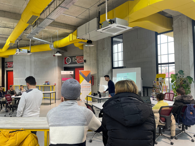 “BARLETI HACKATHON” - zbulimi i talenteve për të ardhmen digjitale
