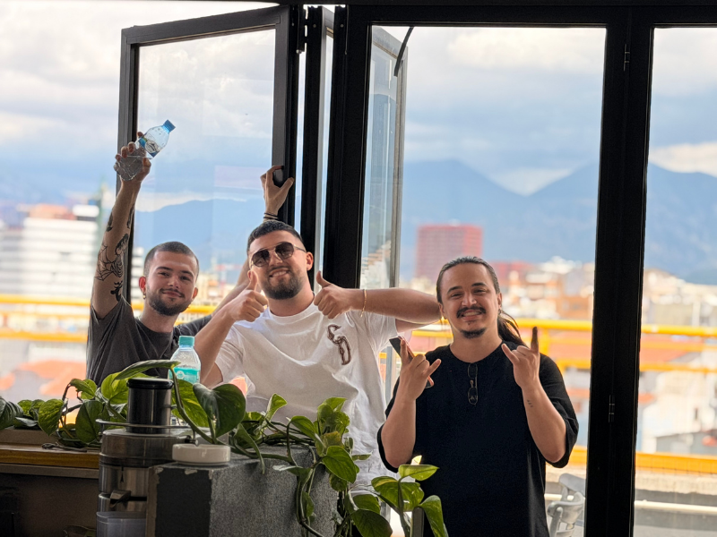 Muzikë, Karaoke dhe atmosferë studentore në Universitetin Barleti 
