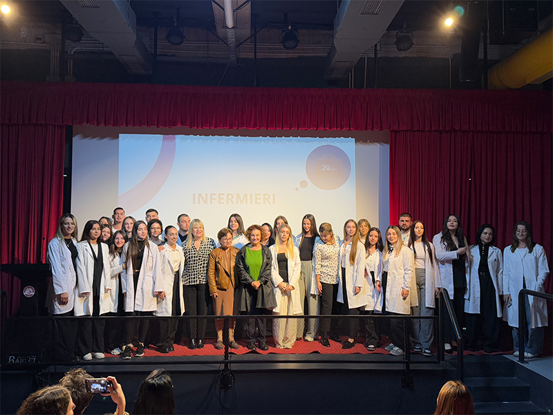 Ceremonia e Bluzeve të Bardha 