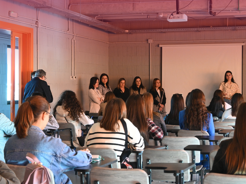 Universiteti Barleti mirëprest studentët ditën e parë