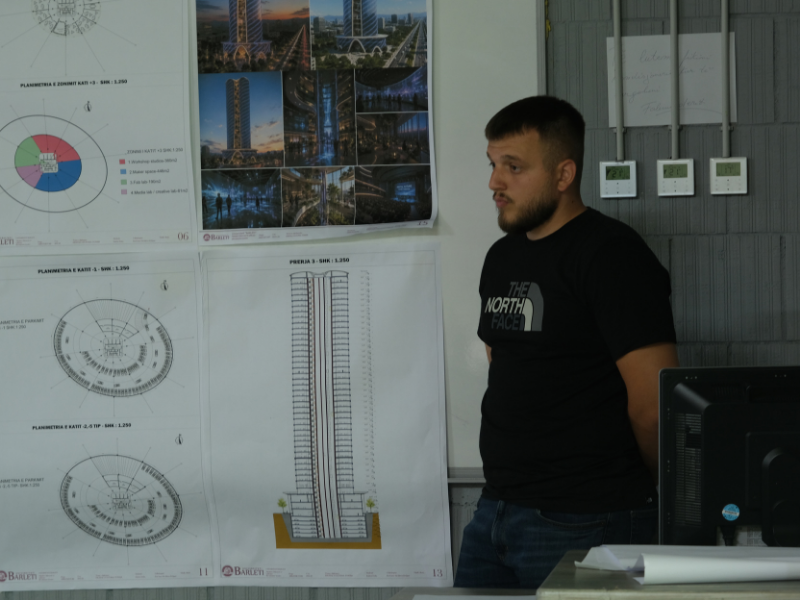 Studentët e Arkitekturës prezantojnë temat e diplomës