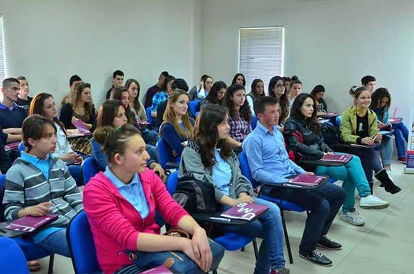 Trajnim me maturantët e Gjimnazit të Përgjithshëm "Ibrahim Rugova", Kamëz