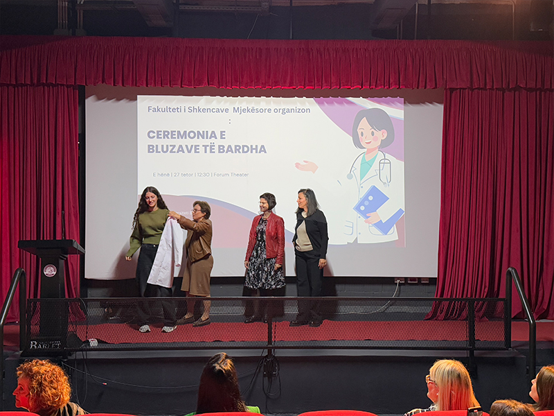 Ceremonia e Bluzeve të Bardha 