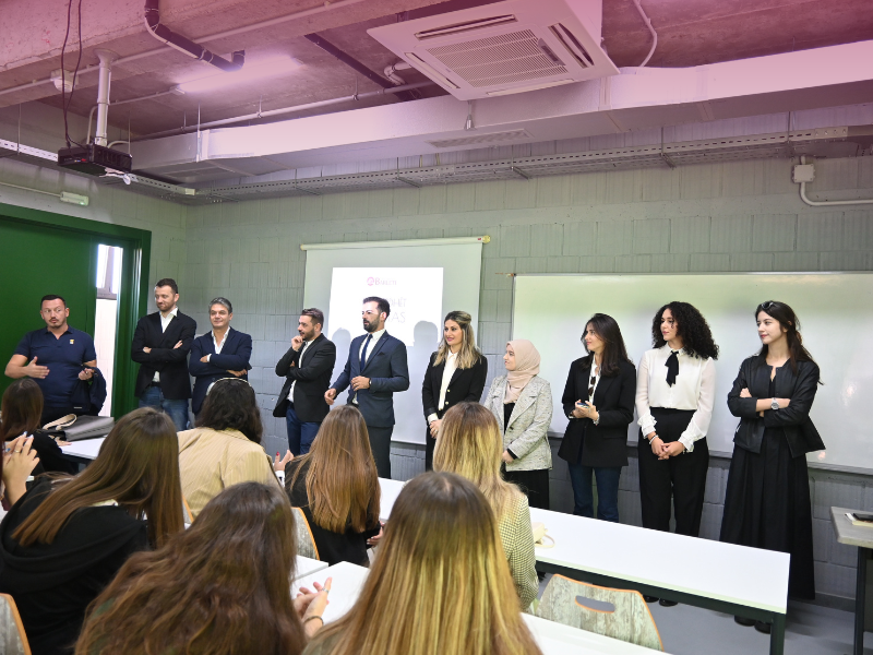 Universiteti Barleti mirëprest studentët ditën e parë