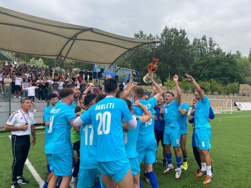 Kupa e vendit të parë rrëmbehet nga meritat e futbollistëve Barletas