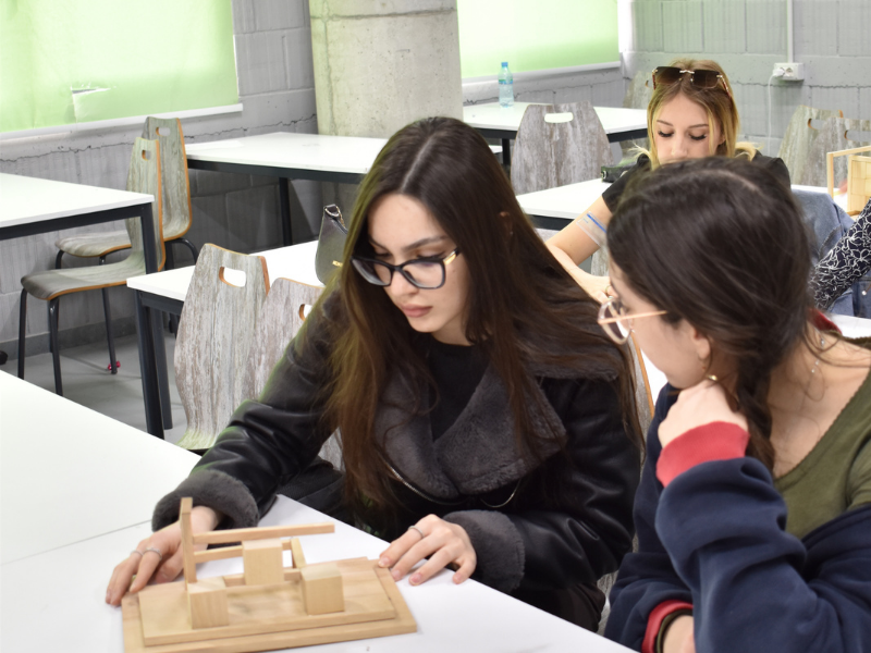 CREATHON në Universitetin Barleti: Krijimtaria dhe dizajni në fokus të të rinjve