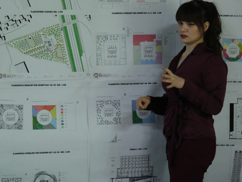 Studentët e Arkitekturës prezantojnë temat e diplomës