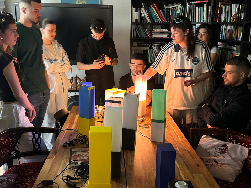 Nga koncepti në produkt: studentët në studiot e dizajnit