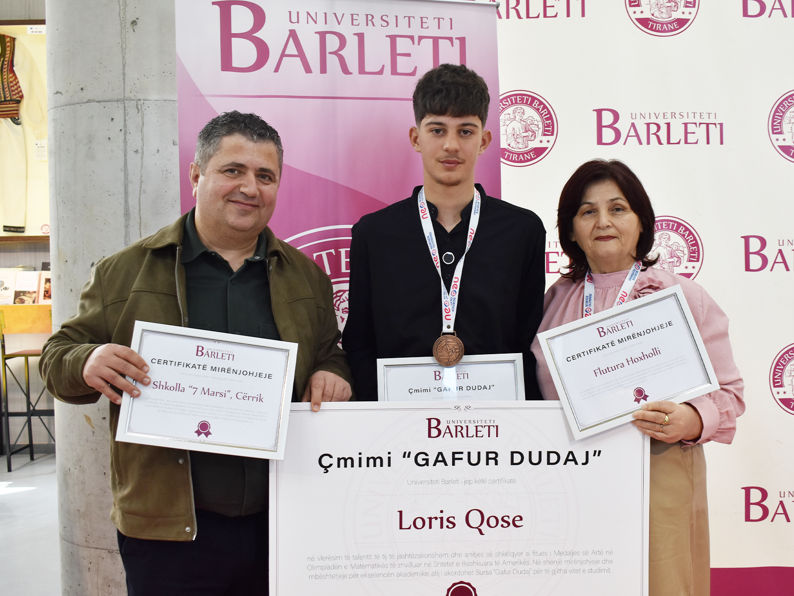 Universiteti Barleti akordon Çmimin “Gafur Dudaj” për fituesin e Medaljes së Artë në Olimpiadën e Matematikës