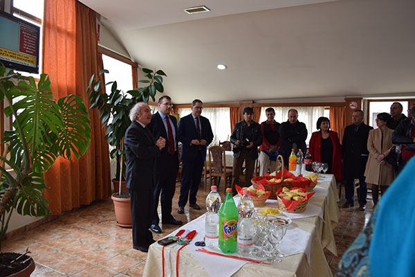 Me rastin e Ditës së Verës, Zyra e Klubeve Studentore, pranë 