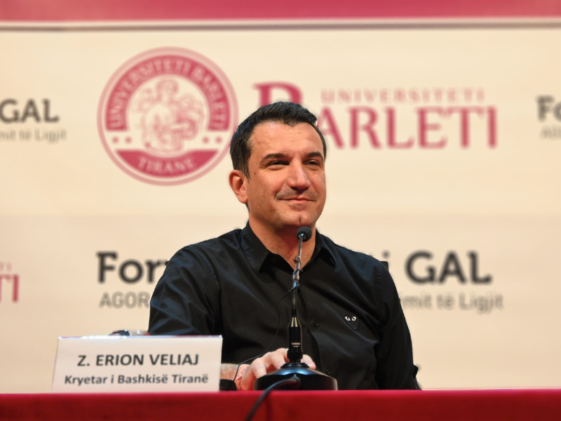 Z. Erion Veliaj i ftuar në UniBa