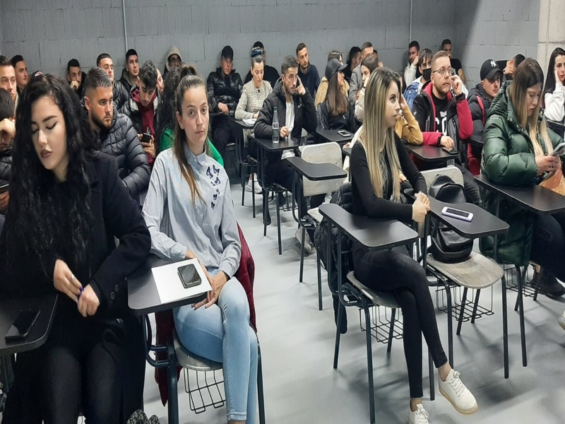 Orientim dhe këshillim për tregun e punës nga ekspertë karriere – Klubi i Karrierës 